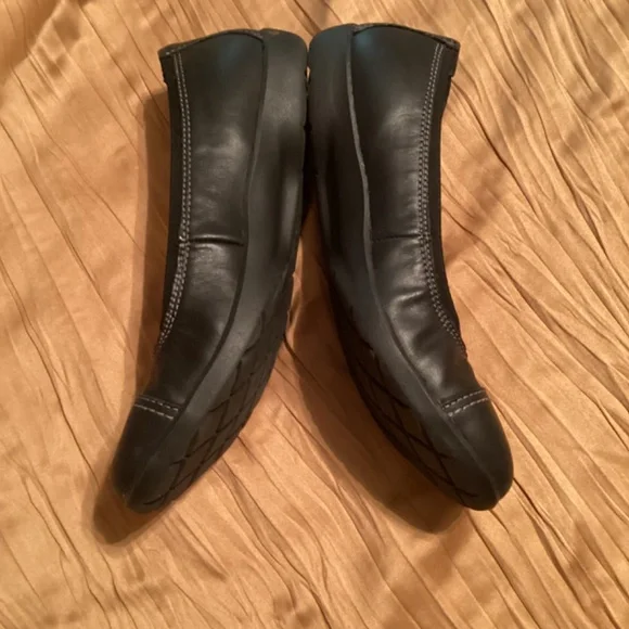 Clarks - Picture 2 of 4